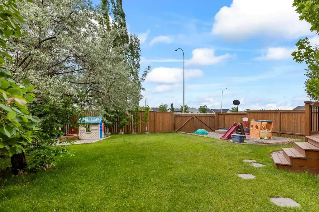 103 Copperfield Heights SE Calgary AB T2Z 4R5