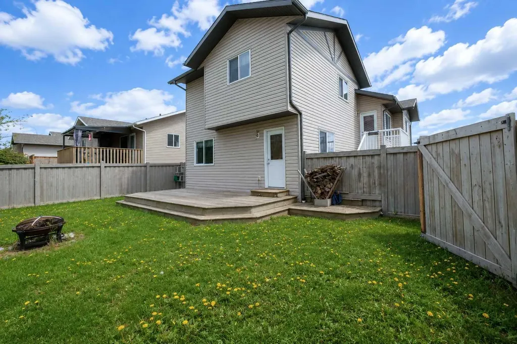 7017 115b Street Grande Prairie AB T8W0J1
