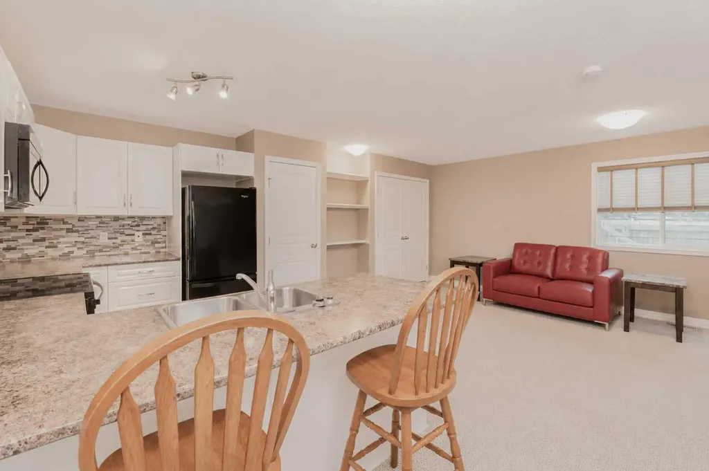 7017 115b Street Grande Prairie AB T8W0J1