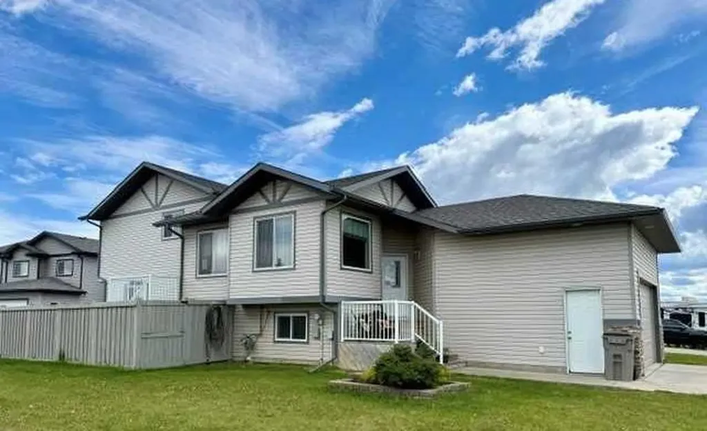 7017 115b Street Grande Prairie AB T8W0J1