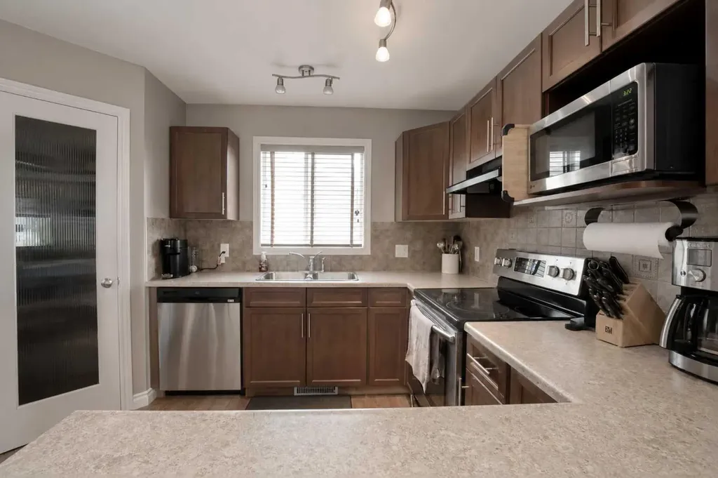 7017 115b Street Grande Prairie AB T8W0J1