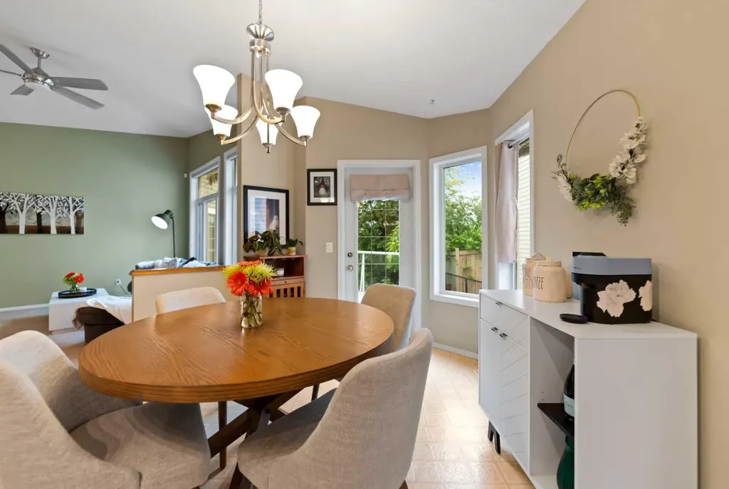 13 Somerset Gate SW Calgary AB T2Y3G9