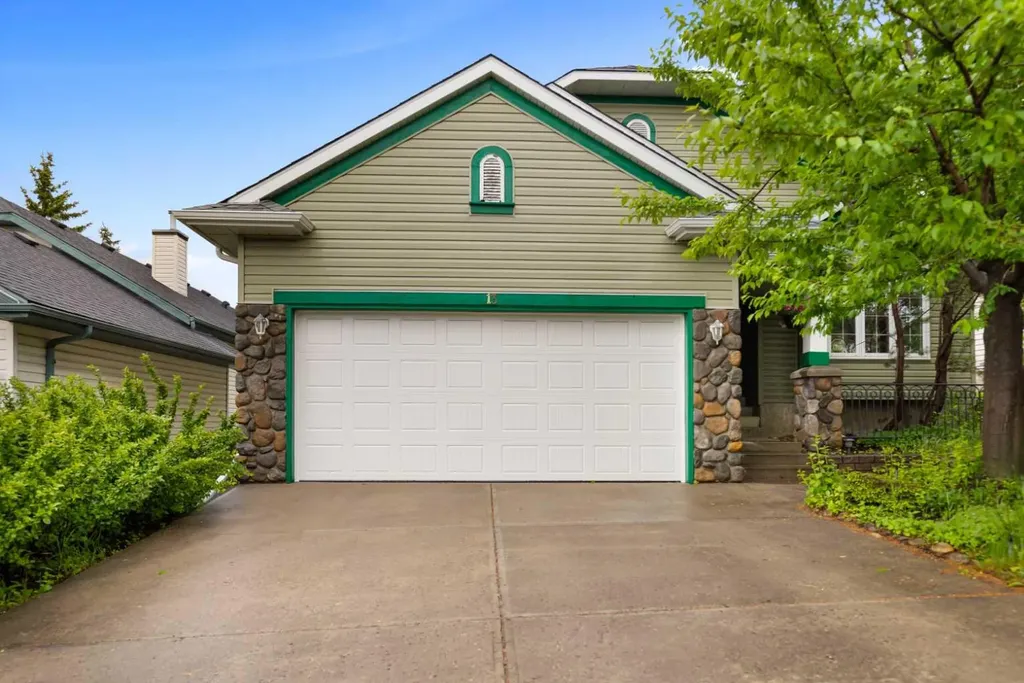13 Somerset Gate SW Calgary AB T2Y3G9