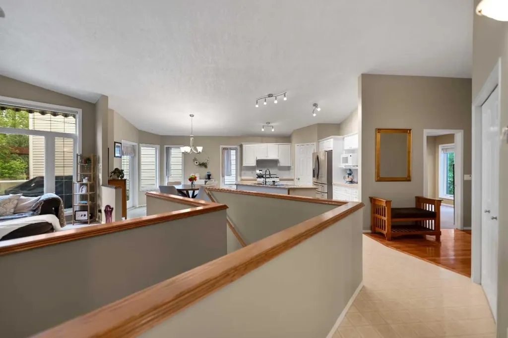 13 Somerset Gate SW Calgary AB T2Y3G9