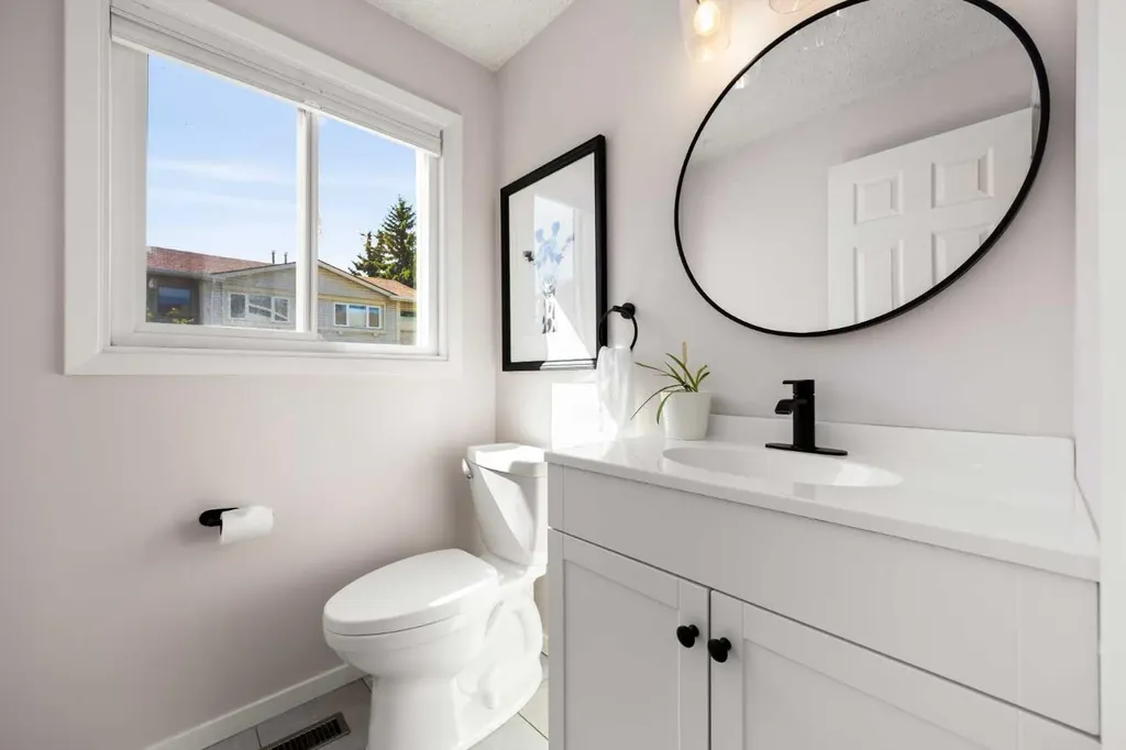 723 Queenston Terrace SE Calgary AB T2J 6H4