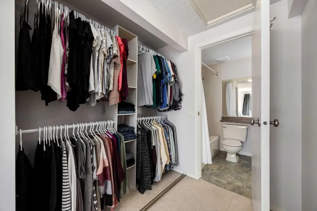 723 Queenston Terrace SE Calgary AB T2J 6H4