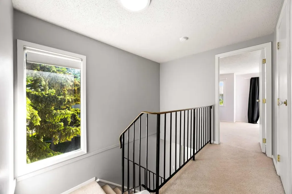 723 Queenston Terrace SE Calgary AB T2J 6H4