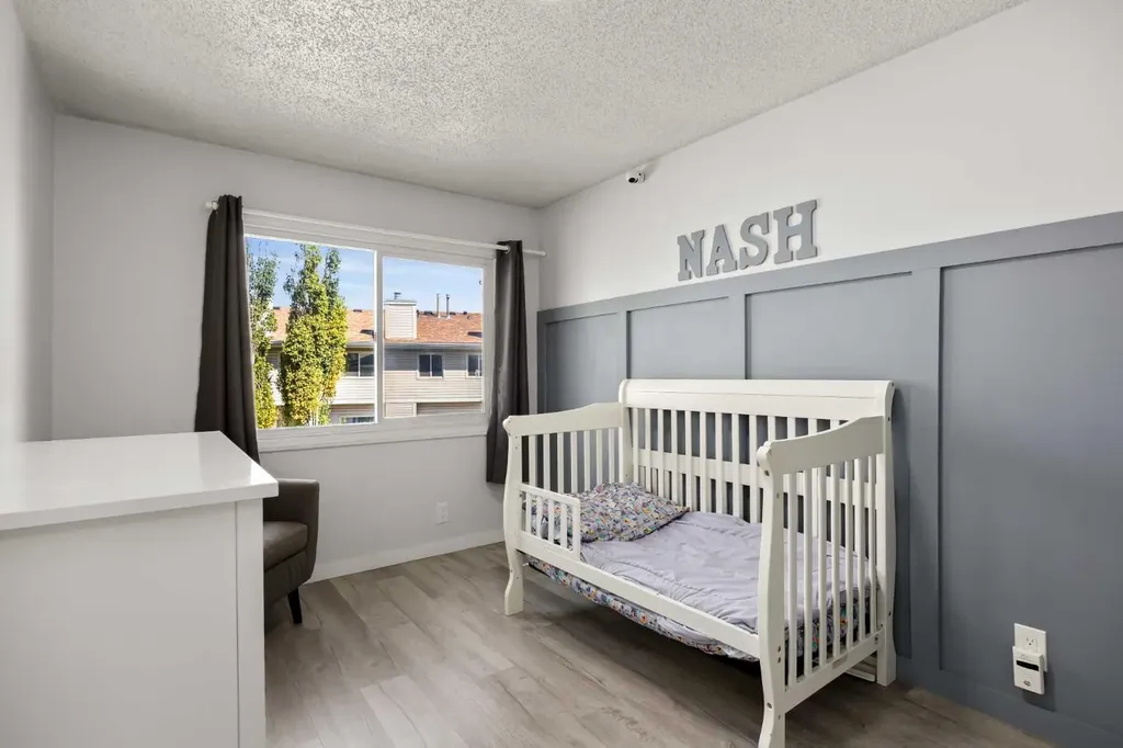 723 Queenston Terrace SE Calgary AB T2J 6H4