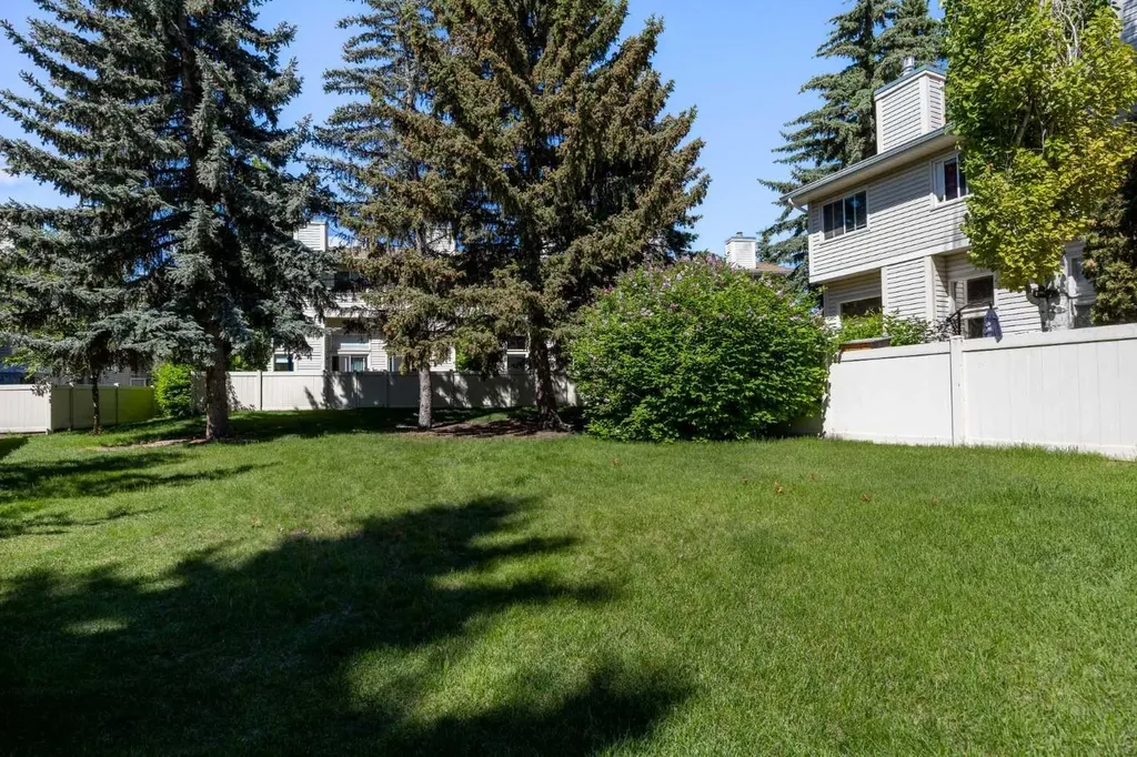 723 Queenston Terrace SE Calgary AB T2J 6H4