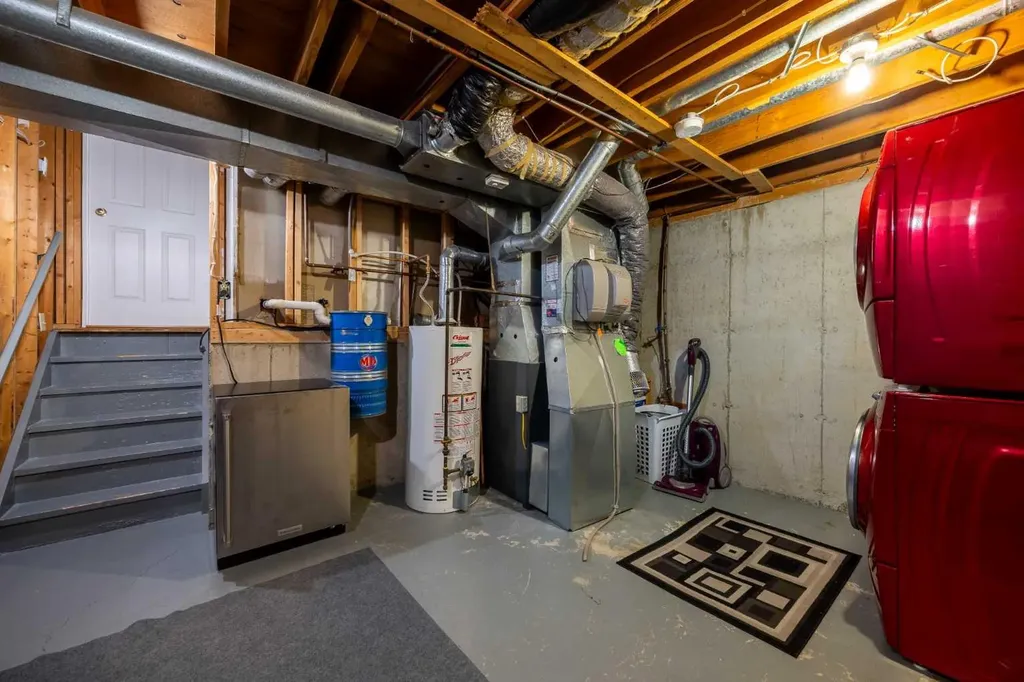 723 Queenston Terrace SE Calgary AB T2J 6H4