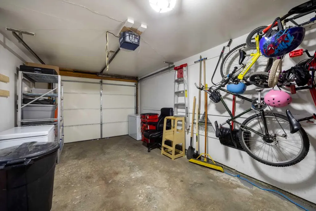 723 Queenston Terrace SE Calgary AB T2J 6H4