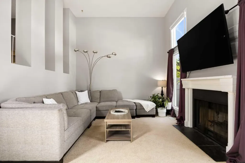 723 Queenston Terrace SE Calgary AB T2J 6H4