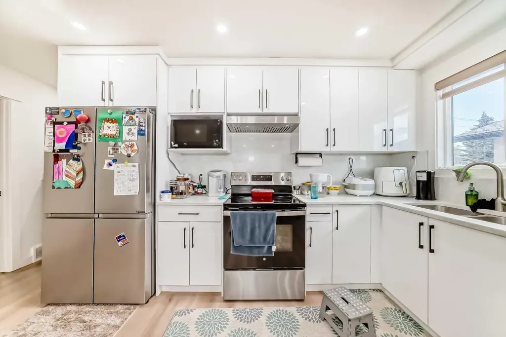 5912 Dalton Drive NW Calgary AB T3A 1C6