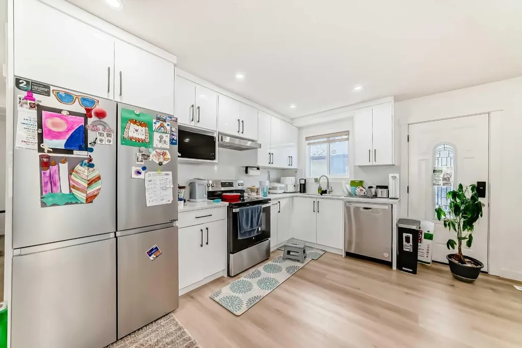5912 Dalton Drive NW Calgary AB T3A 1C6