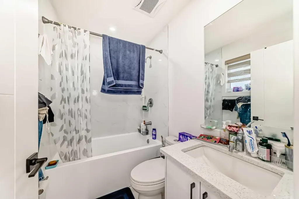 5912 Dalton Drive NW Calgary AB T3A 1C6