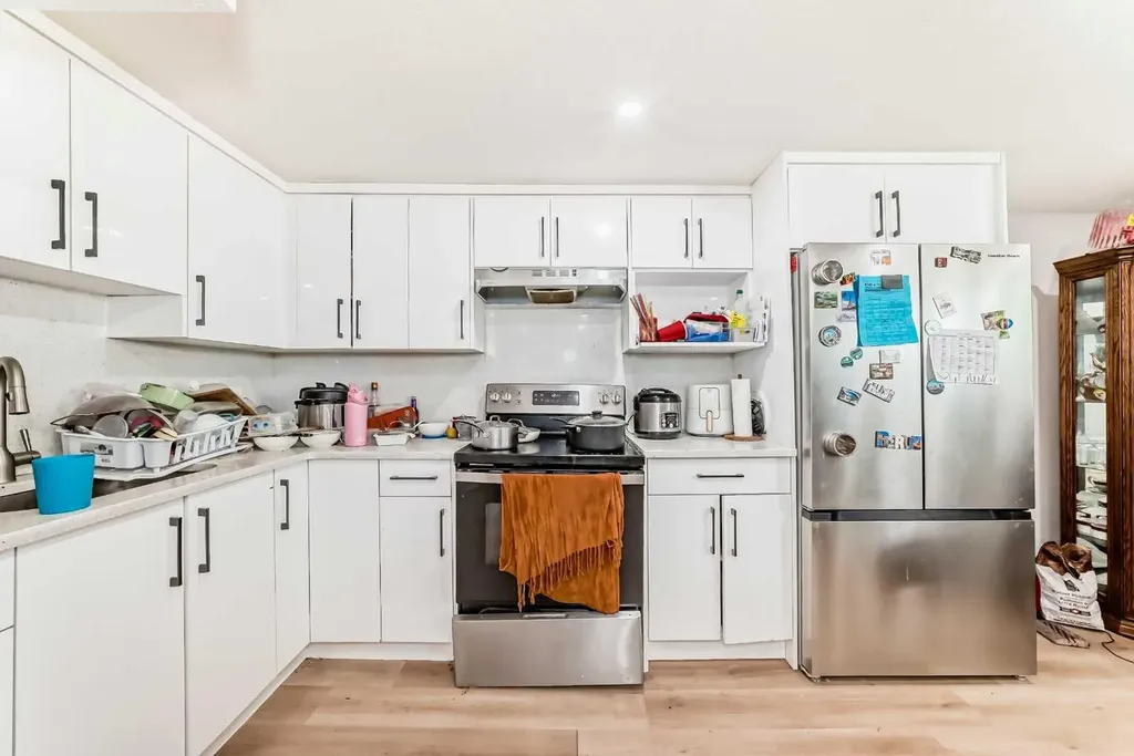 5912 Dalton Drive NW Calgary AB T3A 1C6