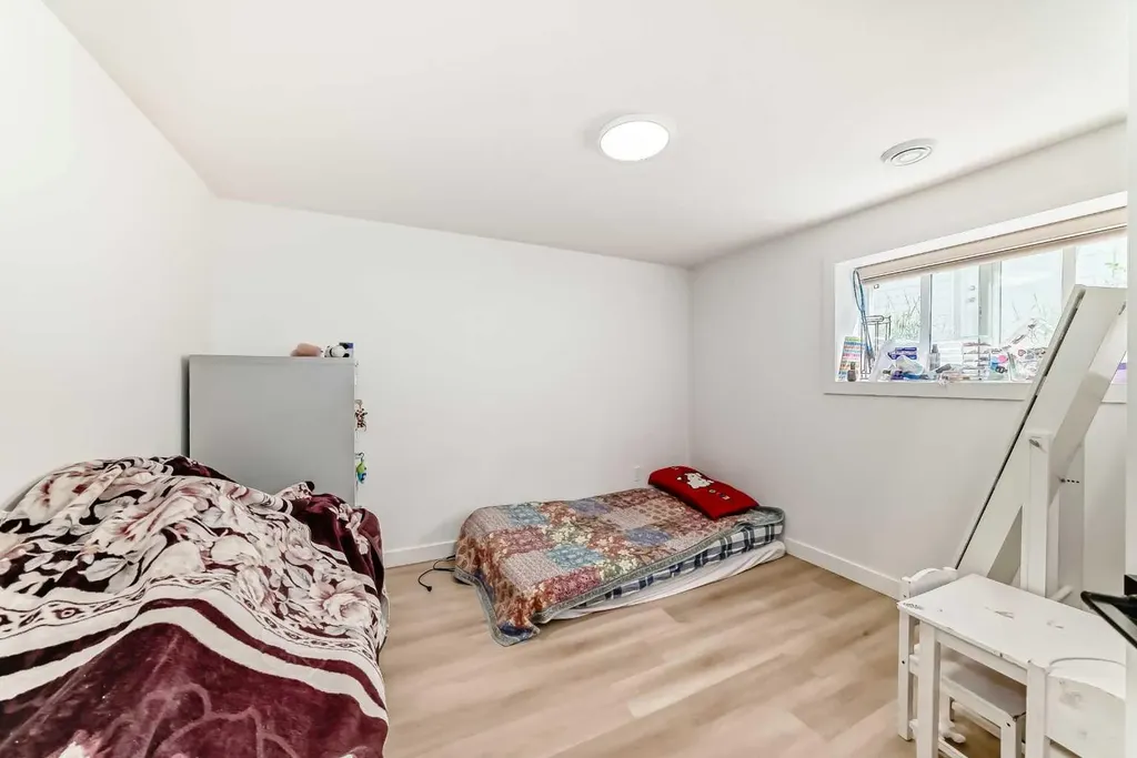 5912 Dalton Drive NW Calgary AB T3A 1C6