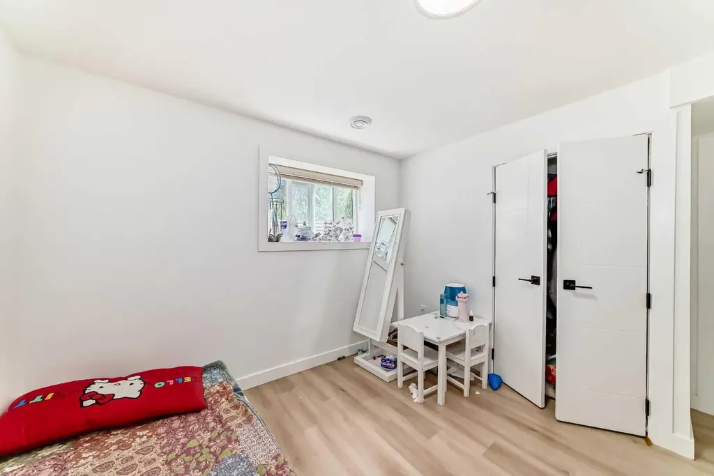 5912 Dalton Drive NW Calgary AB T3A 1C6