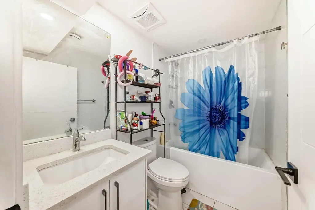 5912 Dalton Drive NW Calgary AB T3A 1C6