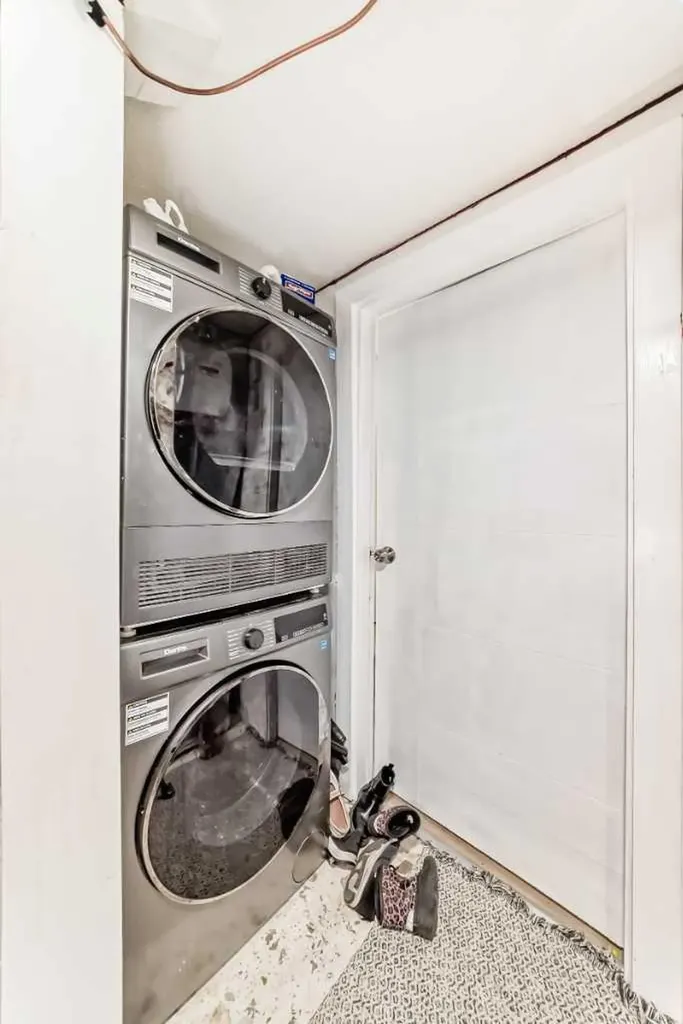5912 Dalton Drive NW Calgary AB T3A 1C6