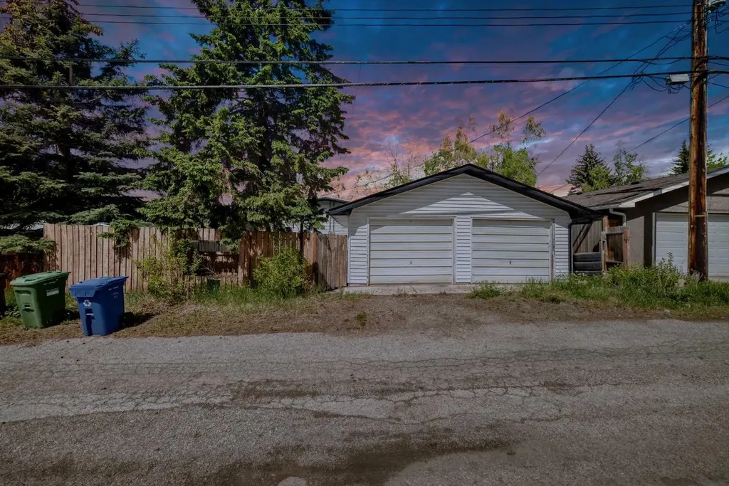 5912 Dalton Drive NW Calgary AB T3A 1C6