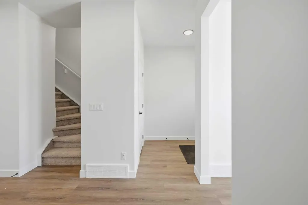 8557 Huxbury Drive Calgary AB T2A 4Y1