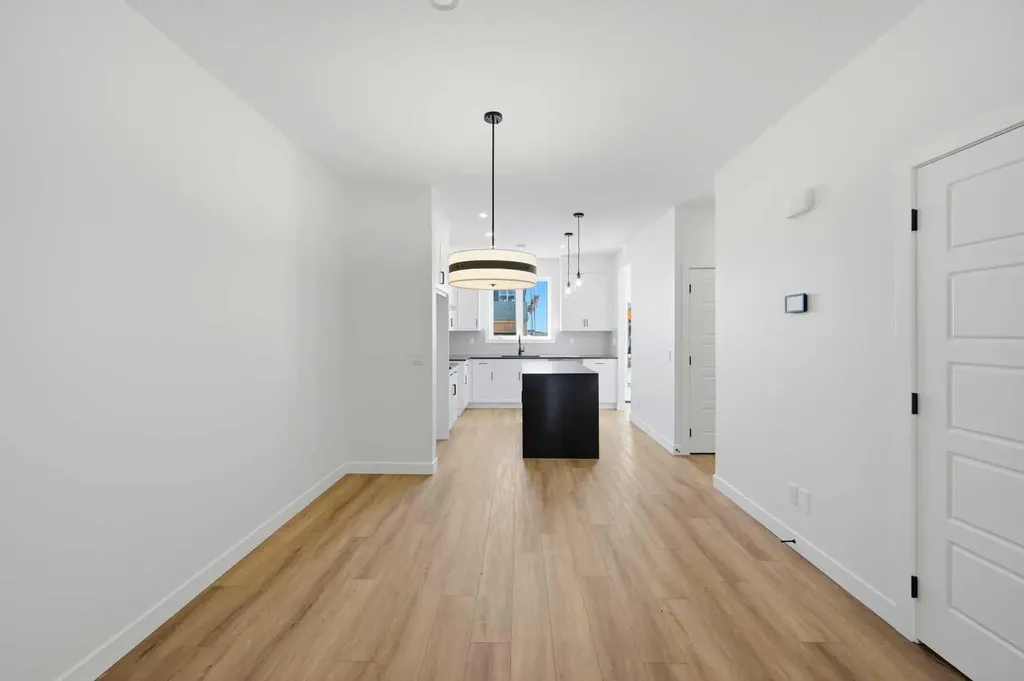 8557 Huxbury Drive Calgary AB T2A 4Y1