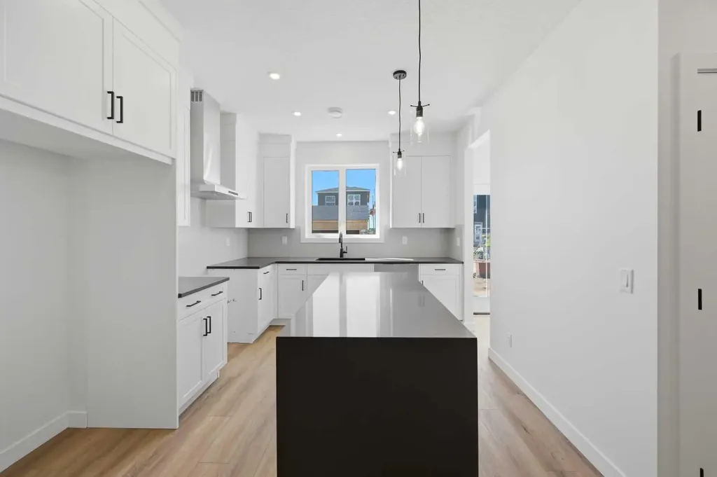 8557 Huxbury Drive Calgary AB T2A 4Y1