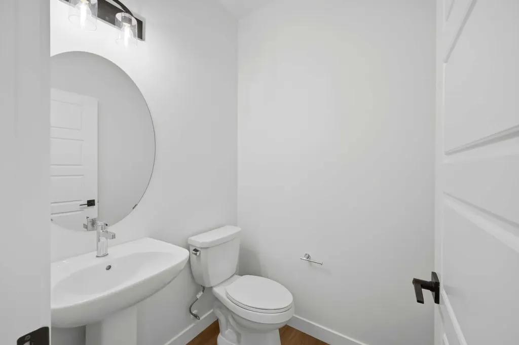 8557 Huxbury Drive Calgary AB T2A 4Y1