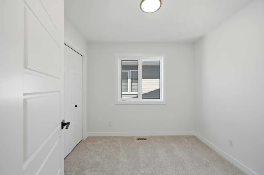 8557 Huxbury Drive Calgary AB T2A 4Y1