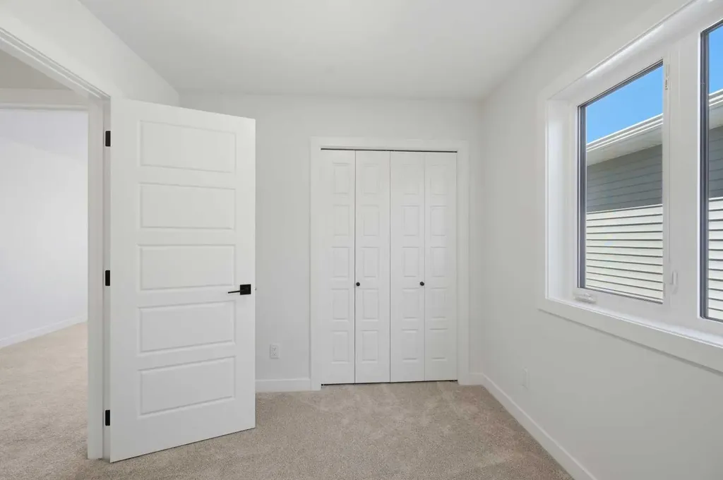 8557 Huxbury Drive Calgary AB T2A 4Y1