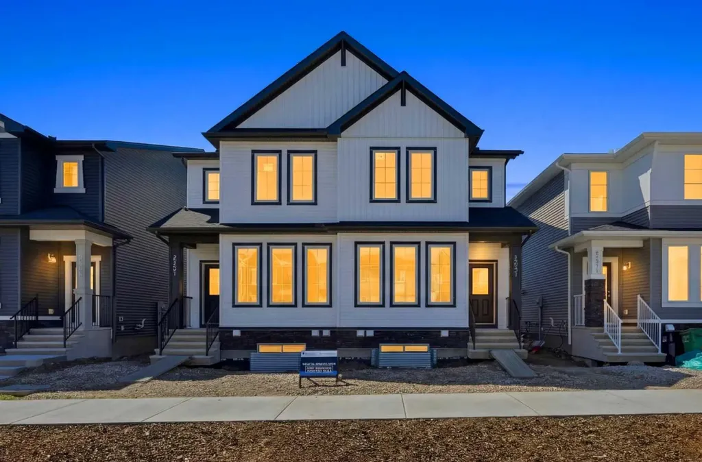 8557 Huxbury Drive Calgary AB T2A 4Y1