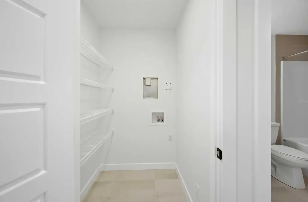 8557 Huxbury Drive Calgary AB T2A 4Y1