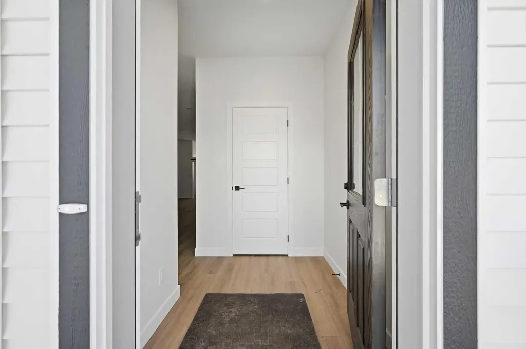8557 Huxbury Drive Calgary AB T2A 4Y1