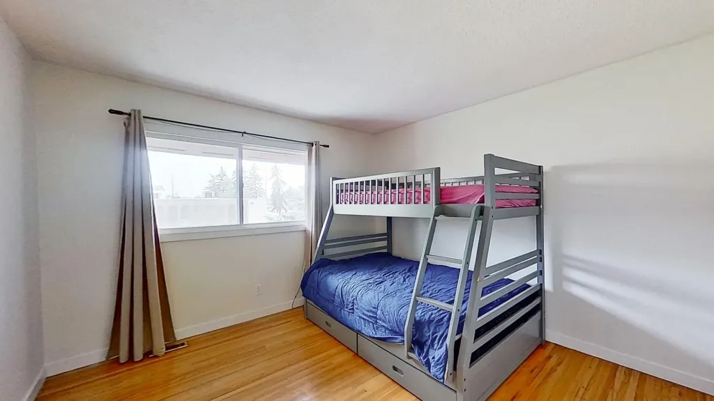 1305 Glenmore Trail Calgary AB T2V4Y8