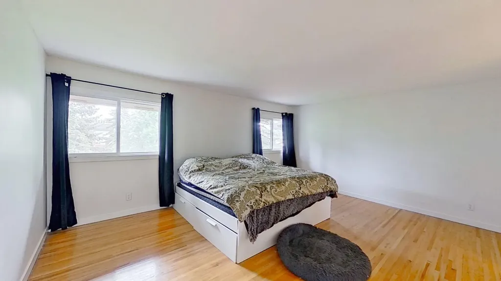 1305 Glenmore Trail Calgary AB T2V4Y8