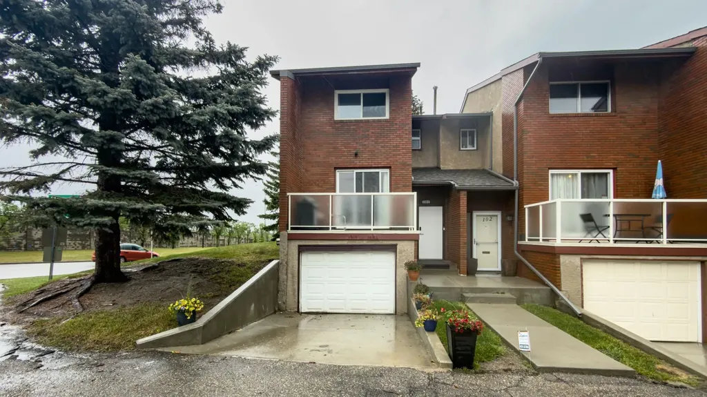 1305 Glenmore Trail Calgary AB T2V4Y8