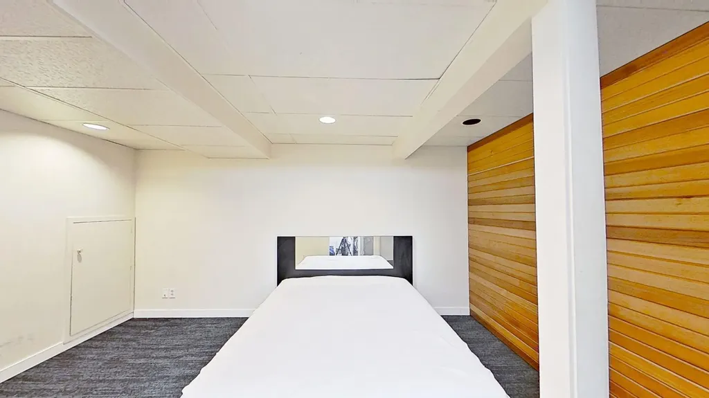 1305 Glenmore Trail Calgary AB T2V4Y8