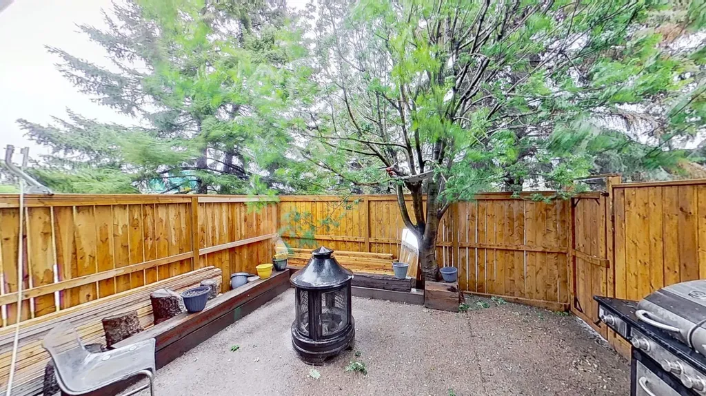 1305 Glenmore Trail Calgary AB T2V4Y8