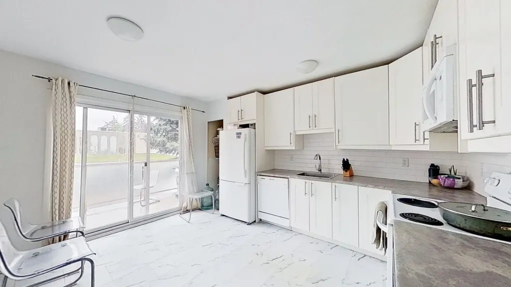 1305 Glenmore Trail Calgary AB T2V4Y8