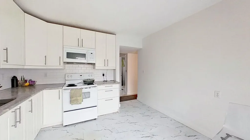1305 Glenmore Trail Calgary AB T2V4Y8