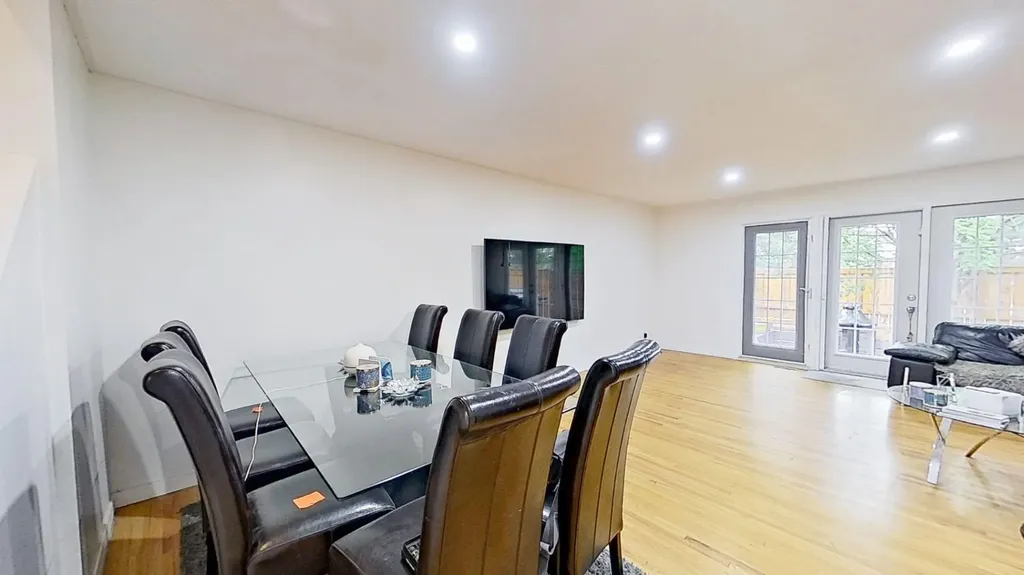 1305 Glenmore Trail Calgary AB T2V4Y8