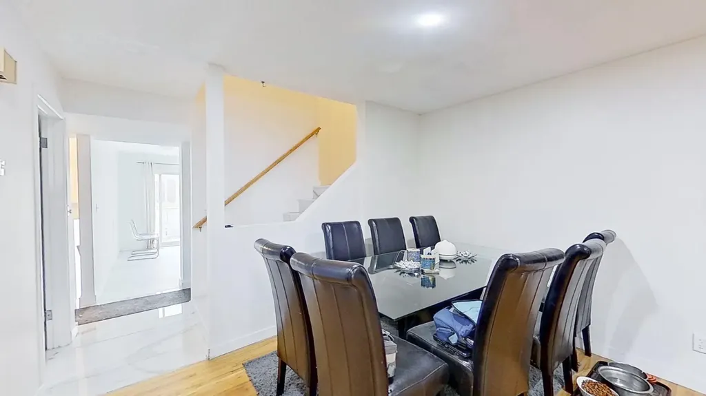 1305 Glenmore Trail Calgary AB T2V4Y8