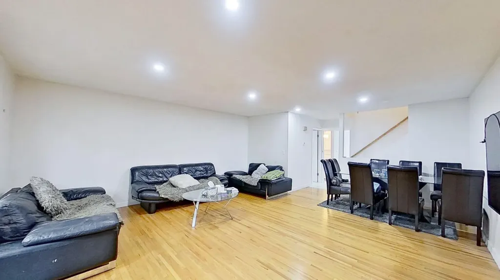 1305 Glenmore Trail Calgary AB T2V4Y8