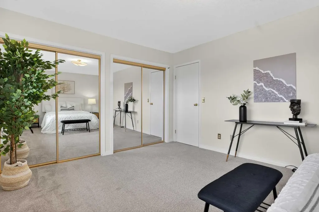 19 Deercrest Way SE Calgary AB T2J 5W3