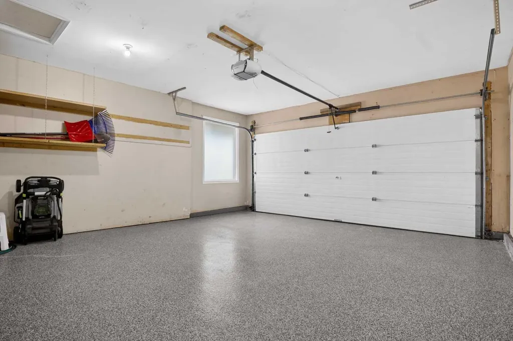 19 Deercrest Way SE Calgary AB T2J 5W3