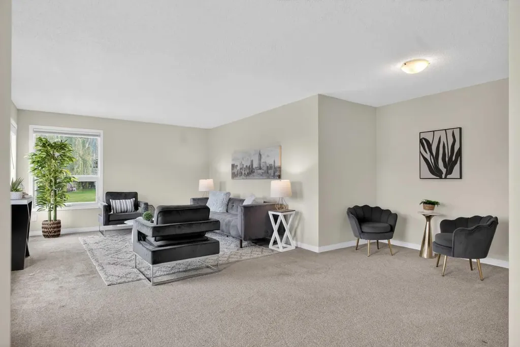 19 Deercrest Way SE Calgary AB T2J 5W3