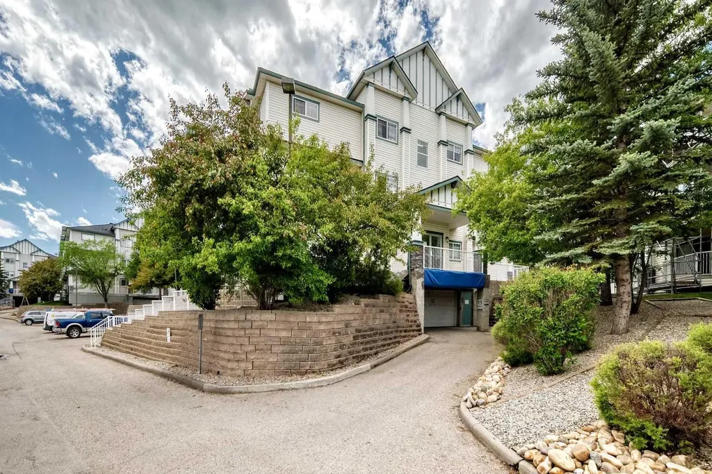 7 Somervale View SW Calgary AB T2Y 4A9