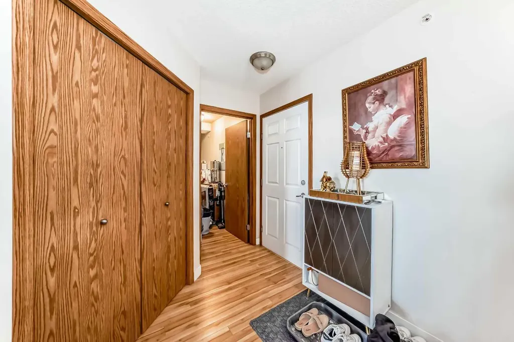 7 Somervale View SW Calgary AB T2Y 4A9