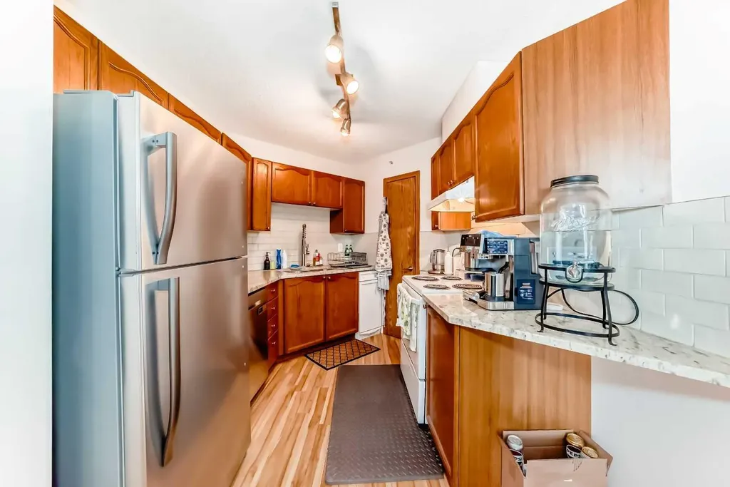 7 Somervale View SW Calgary AB T2Y 4A9